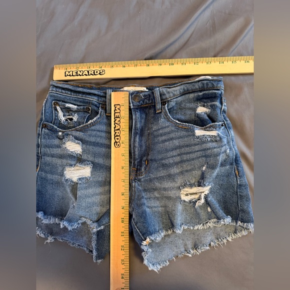 Abercrombie & Fitch Midrise Boyfriend Shorts Distressed denim shorts size 2 - Picture 5 of 6
